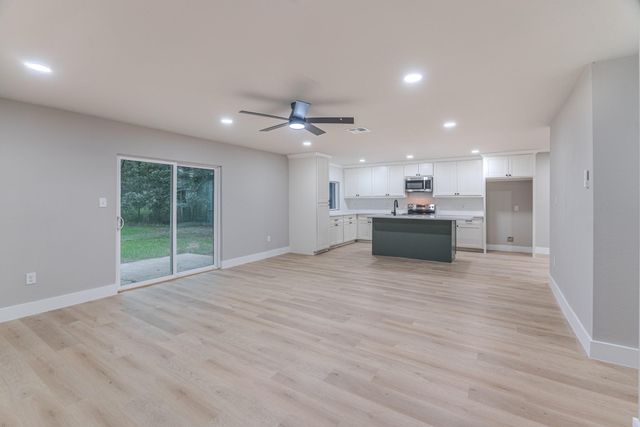 26701 Knottywood Court, Huntsville, TX 77320