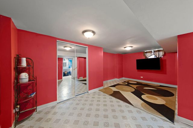 445 48th Avenue, Bellwood, IL 60104