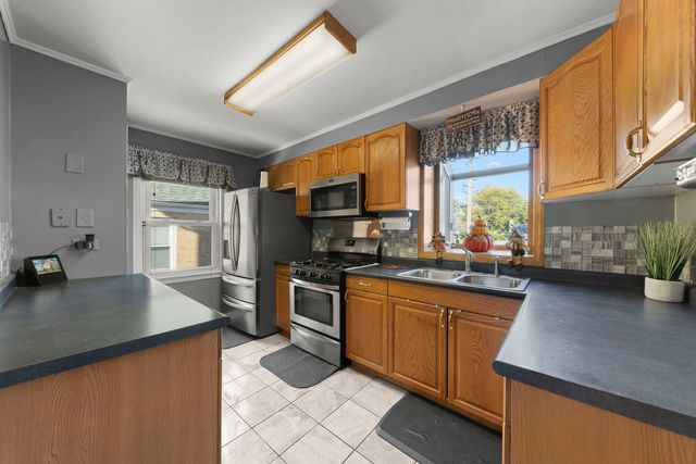 445 48th Avenue, Bellwood, IL 60104