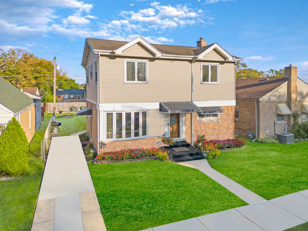 445 48th Avenue, Bellwood, IL 60104