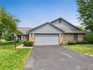 555 Raintree Place A, Englewood, OH 45322