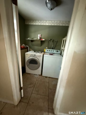 39 Latimer Drive, East Lyme, CT 06333