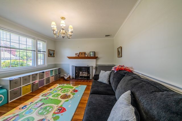 54 Stearns Dr, Randolph, MA 02368