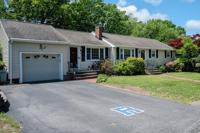 54 Stearns Dr, Randolph, MA 02368