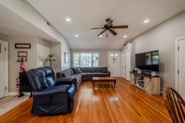 54 Stearns Dr, Randolph, MA 02368