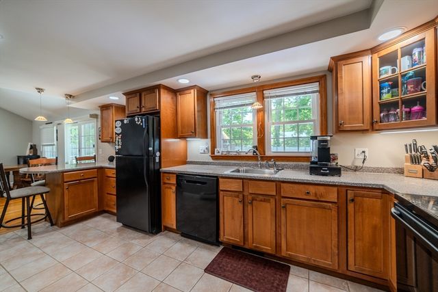 54 Stearns Dr, Randolph, MA 02368