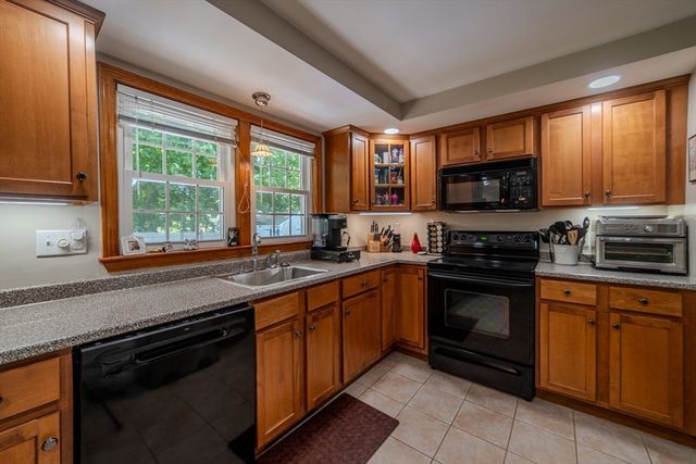 54 Stearns Dr, Randolph, MA 02368
