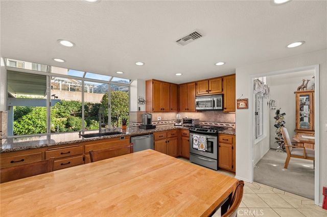 2326 Fairfield, Upland, CA 91784