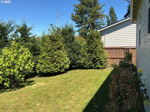 1525 N River Alder St, Portland, OR 97086