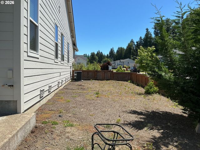 1525 N River Alder St, Portland, OR 97086