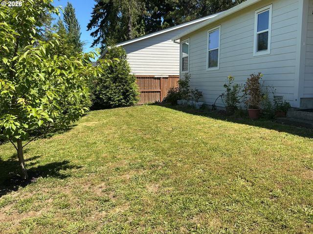 1525 N River Alder St, Portland, OR 97086