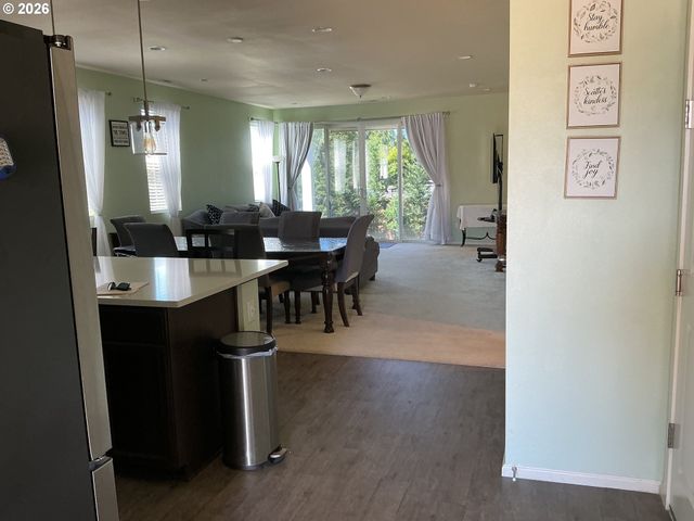 1525 N River Alder St, Portland, OR 97086