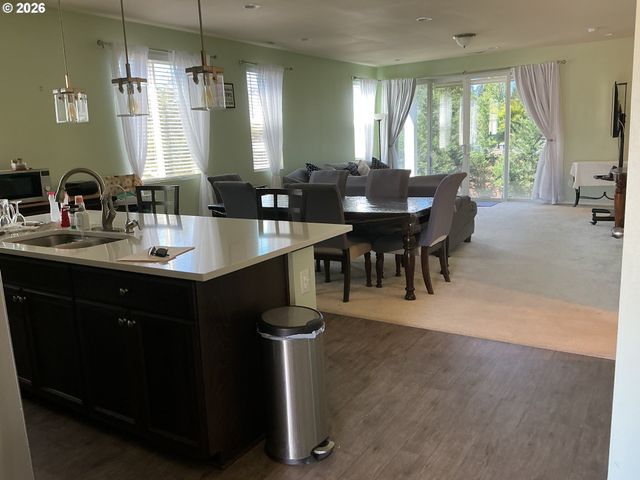 1525 N River Alder St, Portland, OR 97086
