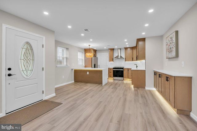 7818 FARNSWORTH ST, Philadelphia, PA 19152