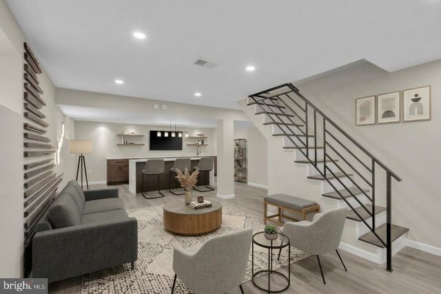 7818 FARNSWORTH ST, Philadelphia, PA 19152