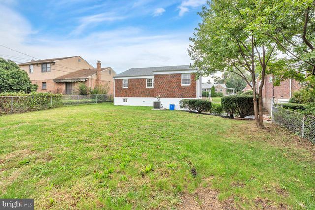 7818 FARNSWORTH ST, Philadelphia, PA 19152