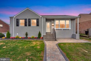 7818 FARNSWORTH ST, Philadelphia, PA 19152
