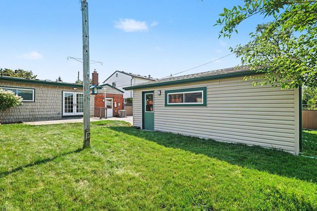 18039 S Summer Lane Lane, Fraser, MI 48026