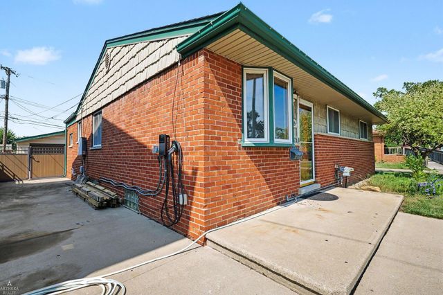18039 S Summer Lane Lane, Fraser, MI 48026