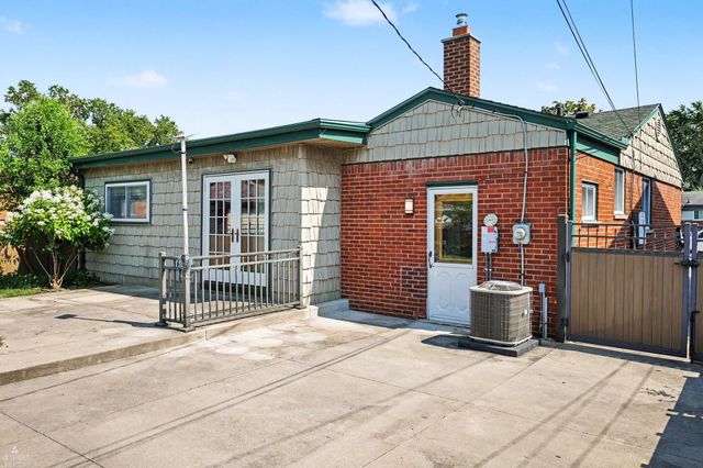 18039 S Summer Lane Lane, Fraser, MI 48026