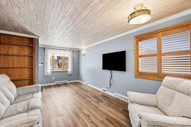 18039 S Summer Lane Lane, Fraser, MI 48026
