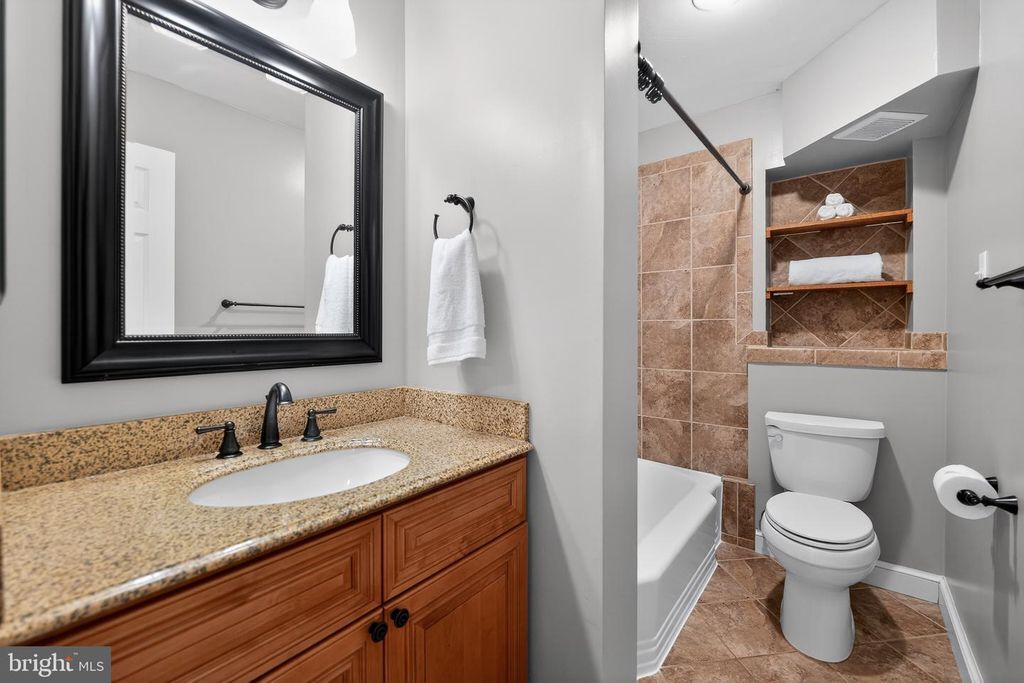 Image 23 of property listing at 1724 DUBLIN DR, Silver Spring, MD 20902