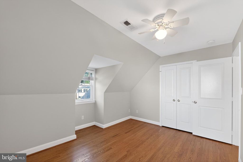 Image 33 of property listing at 1724 DUBLIN DR, Silver Spring, MD 20902