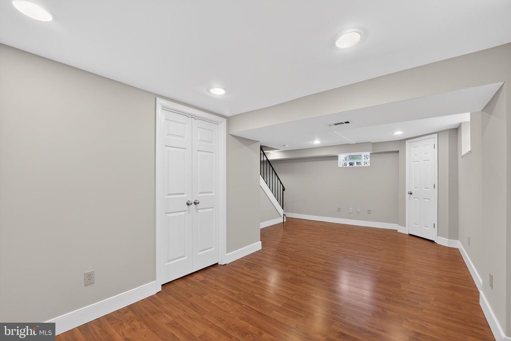 Image 41 of property listing at 1724 DUBLIN DR, Silver Spring, MD 20902