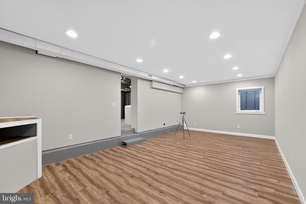 Image 42 of property listing at 1724 DUBLIN DR, Silver Spring, MD 20902
