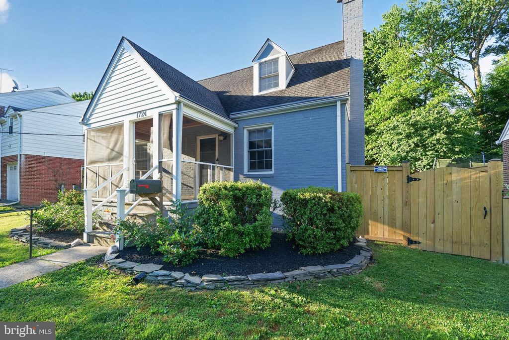 Image 49 of property listing at 1724 DUBLIN DR, Silver Spring, MD 20902