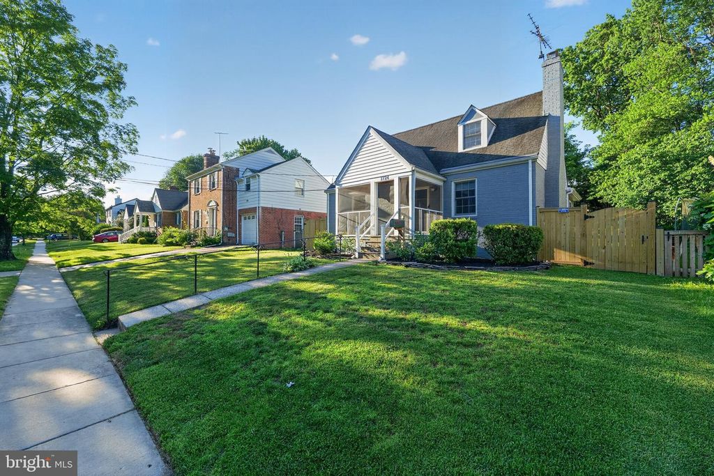 Image 50 of property listing at 1724 DUBLIN DR, Silver Spring, MD 20902