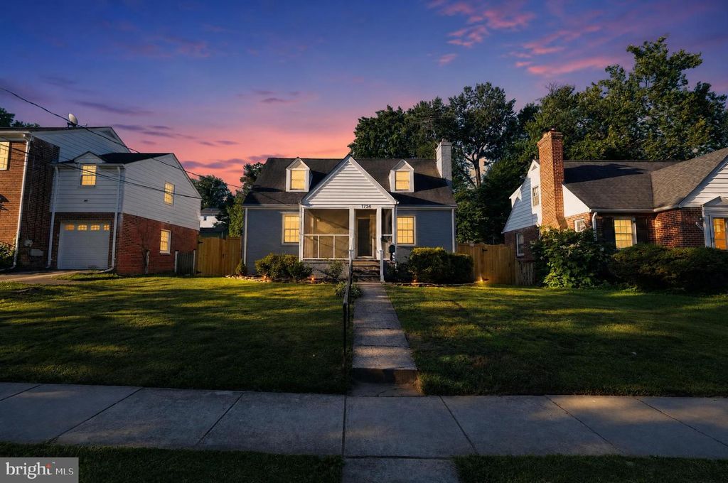 Image 51 of property listing at 1724 DUBLIN DR, Silver Spring, MD 20902