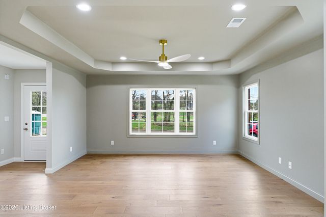1006 Rowan Creek Dr, Bardstown, KY 40004