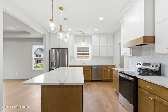 1006 Rowan Creek Dr, Bardstown, KY 40004
