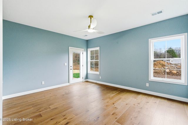 1006 Rowan Creek Dr, Bardstown, KY 40004