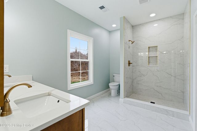 1006 Rowan Creek Dr, Bardstown, KY 40004