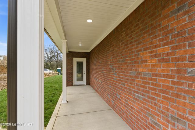 1006 Rowan Creek Dr, Bardstown, KY 40004