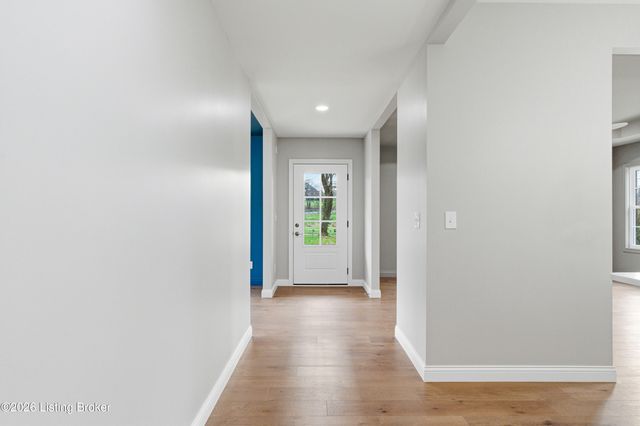 1006 Rowan Creek Dr, Bardstown, KY 40004