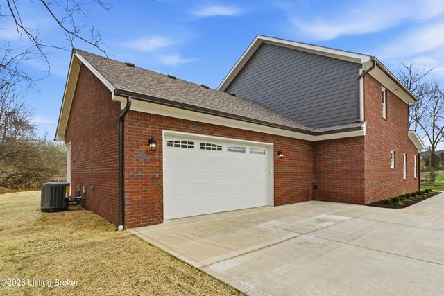 1006 Rowan Creek Dr, Bardstown, KY 40004