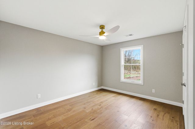 1006 Rowan Creek Dr, Bardstown, KY 40004