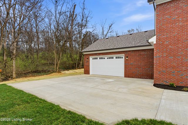 1006 Rowan Creek Dr, Bardstown, KY 40004