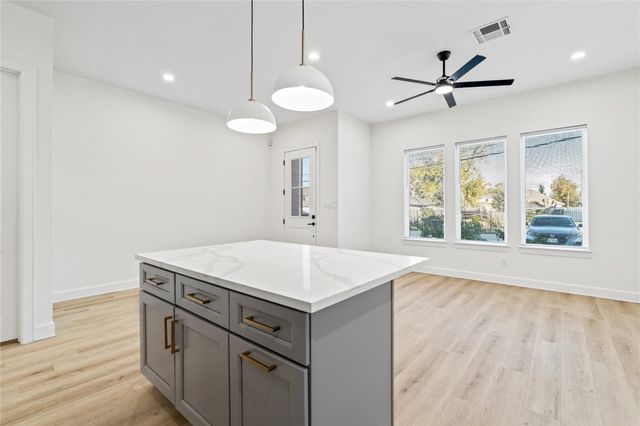 8324 Corinth Street A, Houston, TX 77051