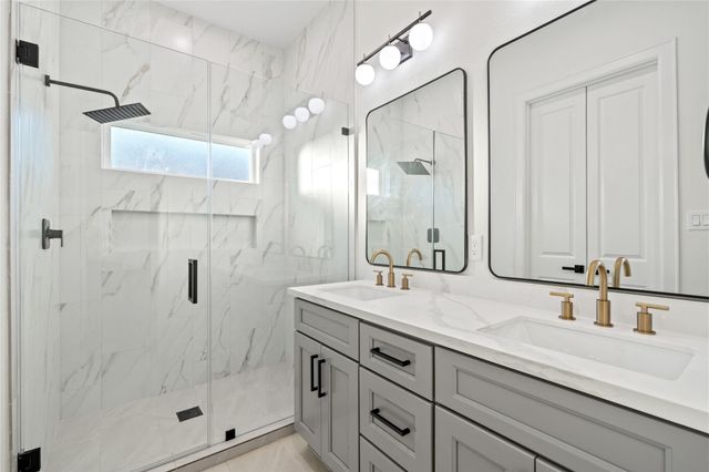 8324 Corinth Street A, Houston, TX 77051