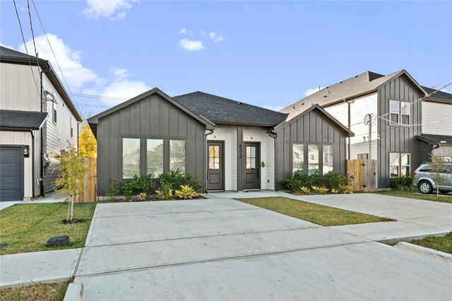 8324 Corinth Street A, Houston, TX 77051