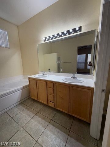 9200 Penn Station Street, Las Vegas, NV 89123