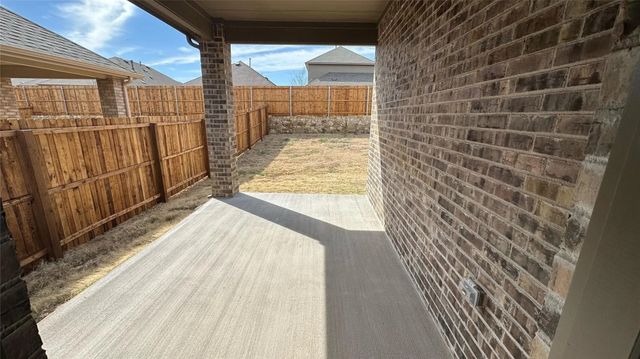 11224 Ponderosa Trail, Aubrey, TX 76227
