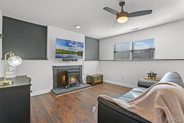 1405 Royal Oak Court, O'fallon, IL 62269