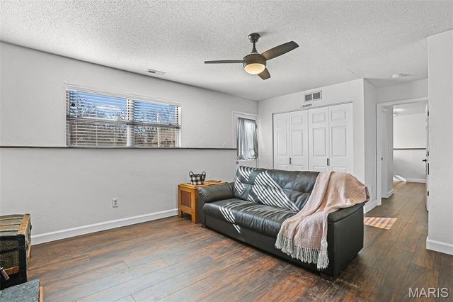 1405 Royal Oak Court, O'fallon, IL 62269