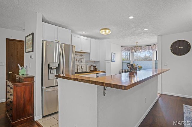 1405 Royal Oak Court, O'fallon, IL 62269