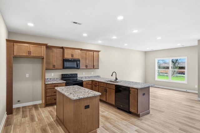 1048 STONEHAVEN DR, Boonville, MO 65233